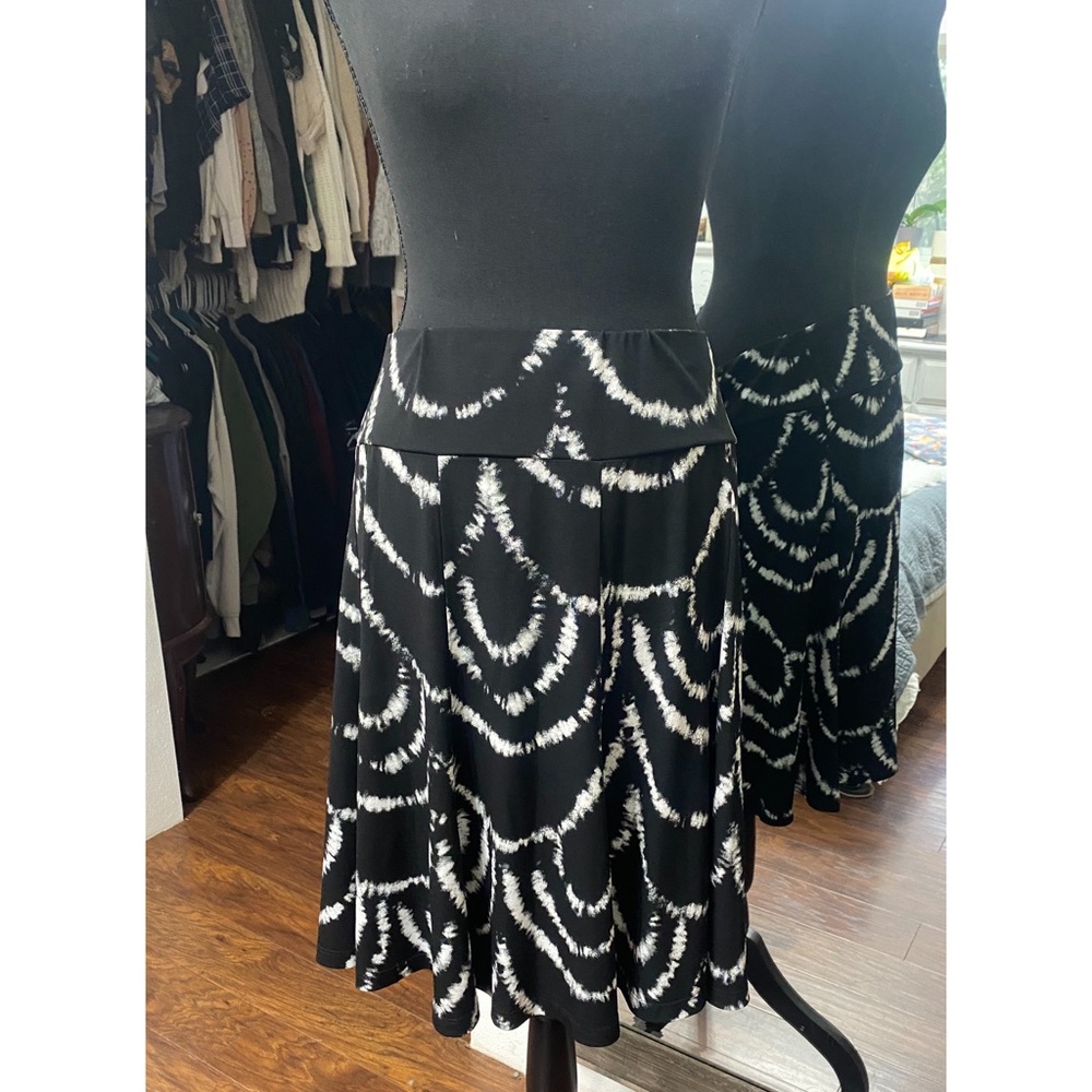 Dressbarn | Scalloped Scale Mermaid Print Circle Skirt Black White 90s Y2K Boho